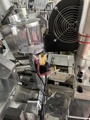 Máquina de moldeado de tazas de papel de consumo con fuente de gas de 0,5-0,8MPa y especificación de papel de 150-350 GSM