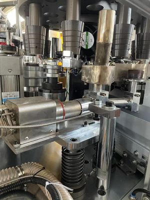 Máquina automática de fabricación de tazas de papel de alta velocidad de doble pared de una vez máquina de moldeado de tazas de café de papel 120-150pcs / m