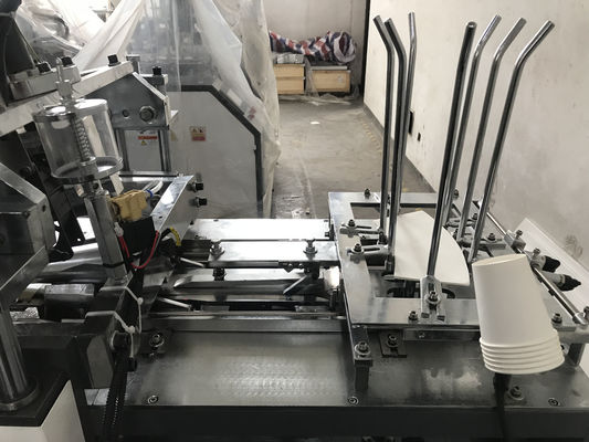 Máquina de fabricación de tazas de papel y placas totalmente automática con tamaño externo de 2130 mm * 1350 mm * 1900 mm