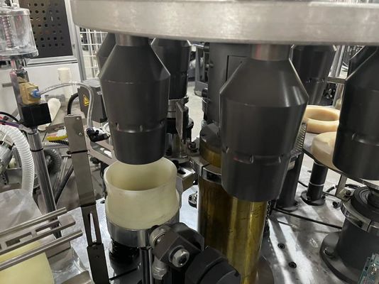 Máquina de fabricación de tazas de papel totalmente automática 70-90pcs/M Fácil de operar 380V 50Hz 2350mm*960mm*1700mm